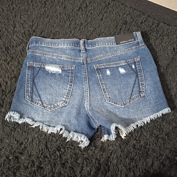 Kendall + Kylie shorts - Picture 6 of 9